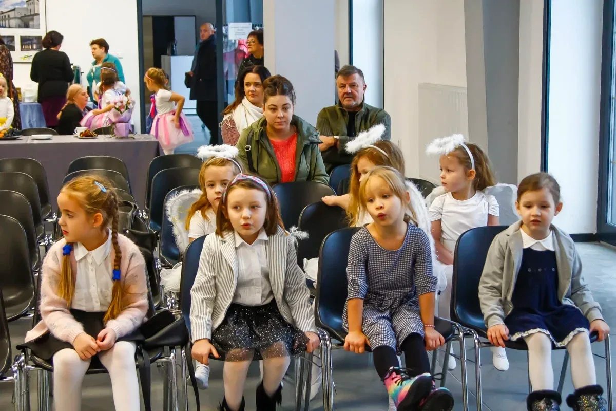 Ostrowskie przedszkolaki wykazały się zdolnościami śpiewu w Starej Elektrowni (zdjęcia)