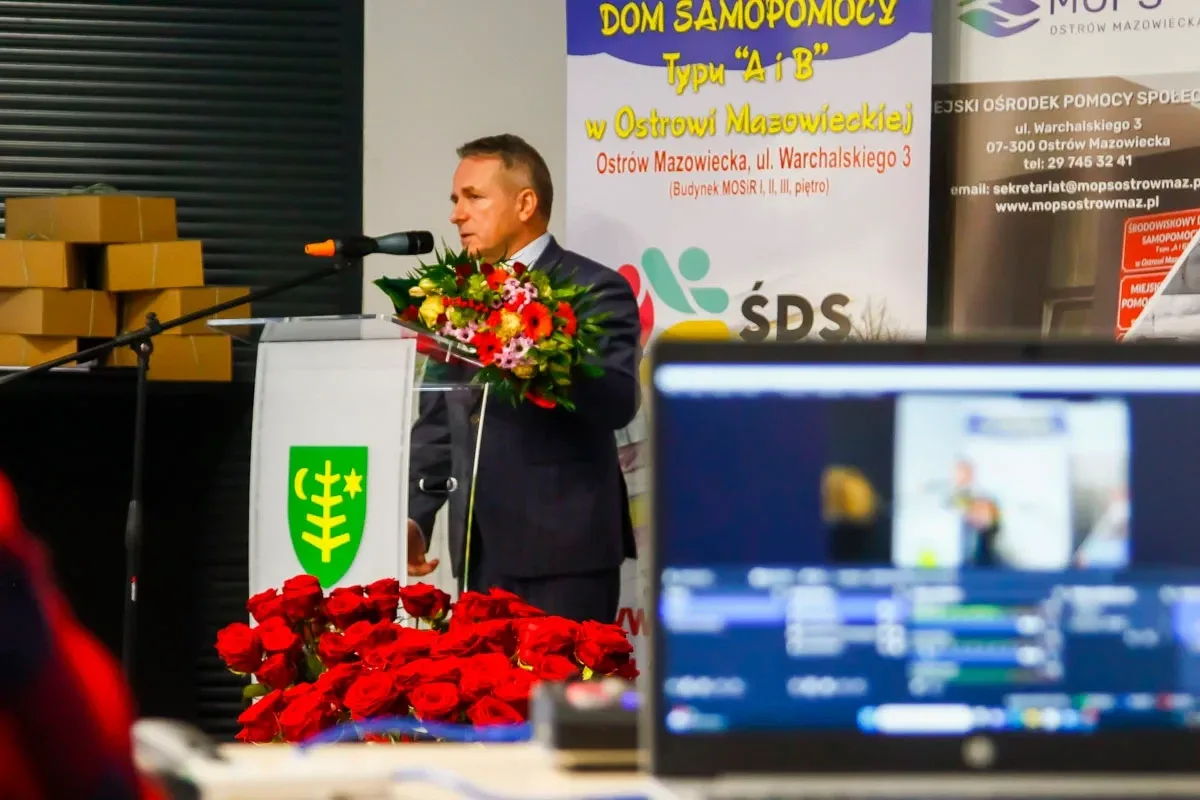 "Odpowiedzialni społecznie". Wykłady, panel dyskusyjny i wystawa prac wychowanków (zdjęcia)