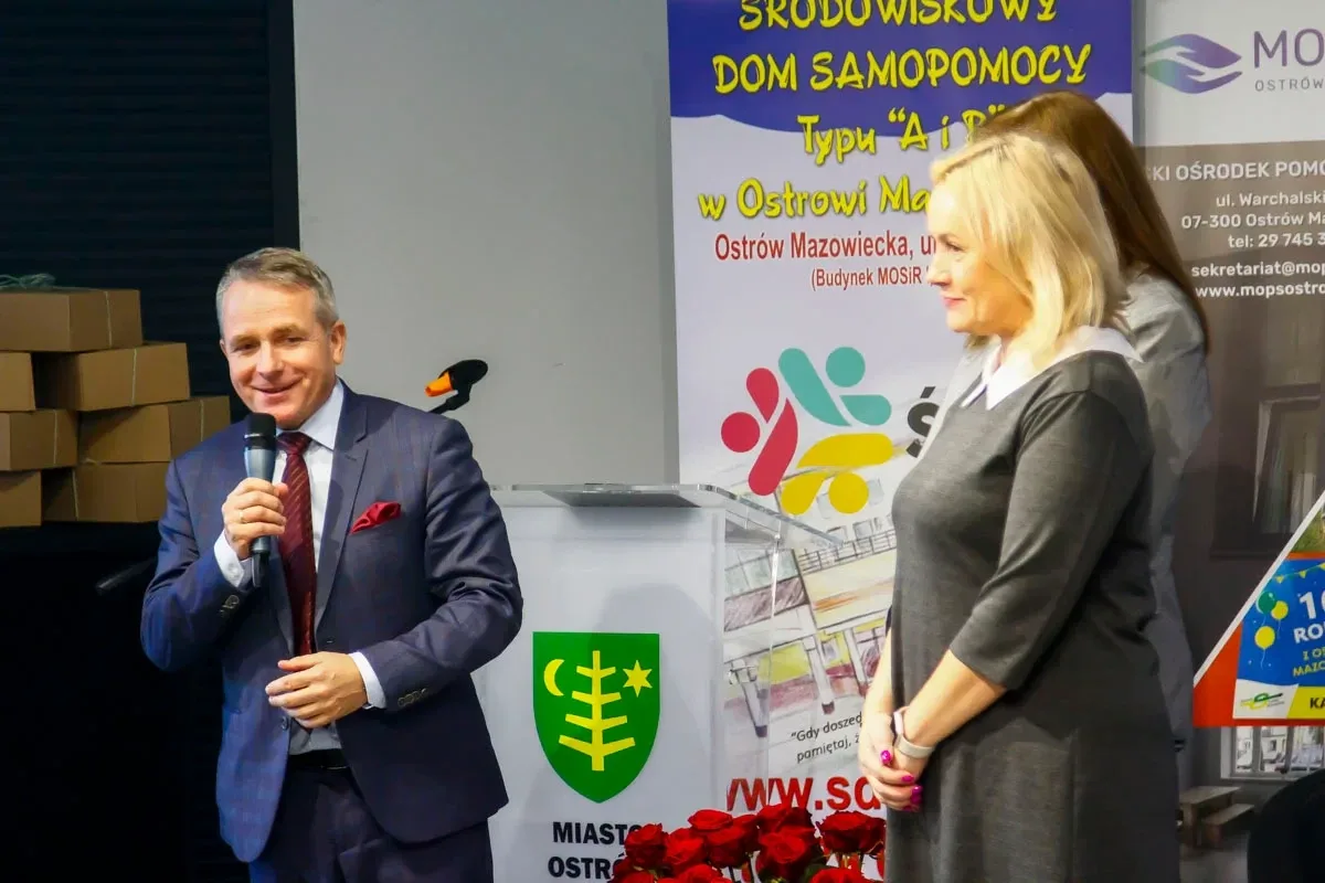 "Odpowiedzialni społecznie". Wykłady, panel dyskusyjny i wystawa prac wychowanków (zdjęcia)