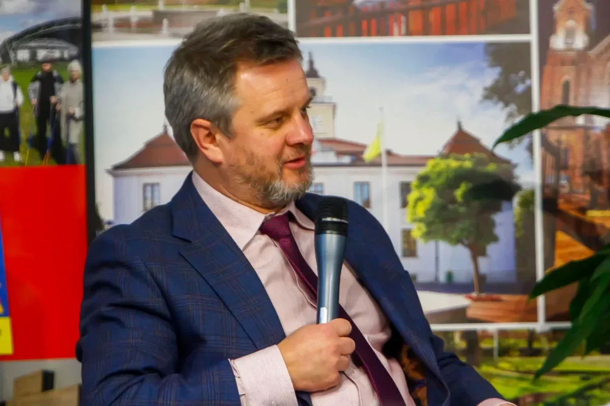 "Odpowiedzialni społecznie". Wykłady, panel dyskusyjny i wystawa prac wychowanków (zdjęcia)