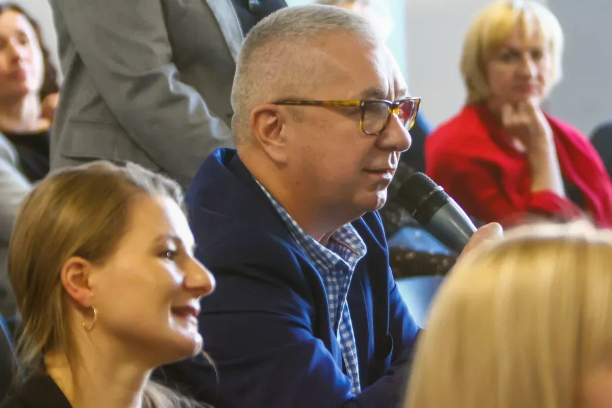 "Odpowiedzialni społecznie". Wykłady, panel dyskusyjny i wystawa prac wychowanków (zdjęcia)