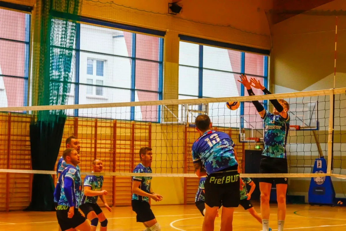 Siatkarze ponownie spotkali się w ramach 10. kolejki Ligi Siatkarzy Amatorów (zdjęcia)