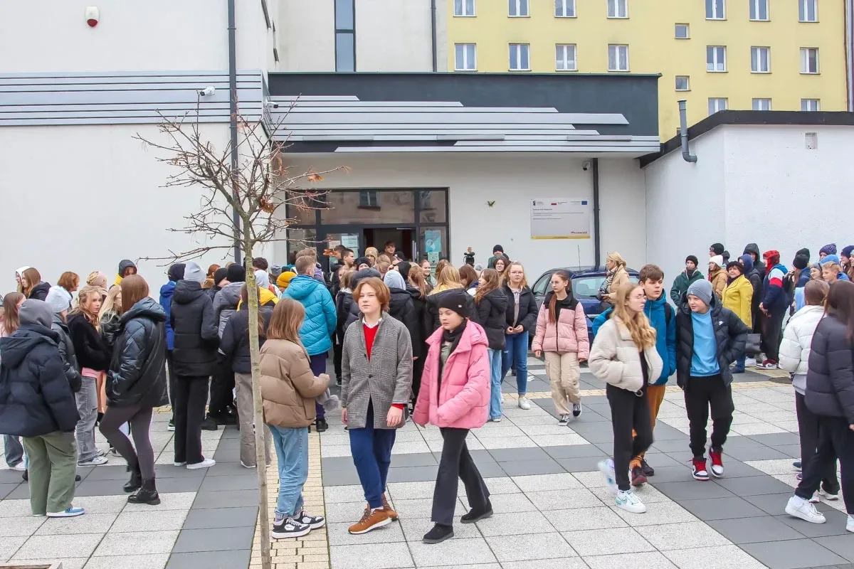 Uczestnicy premiery terenowej grywalizacji szli "Nieznanymi śladami Pileckich" (zdjęcia)