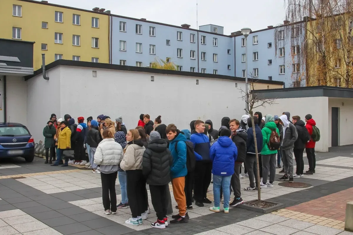 Uczestnicy premiery terenowej grywalizacji szli "Nieznanymi śladami Pileckich" (zdjęcia)