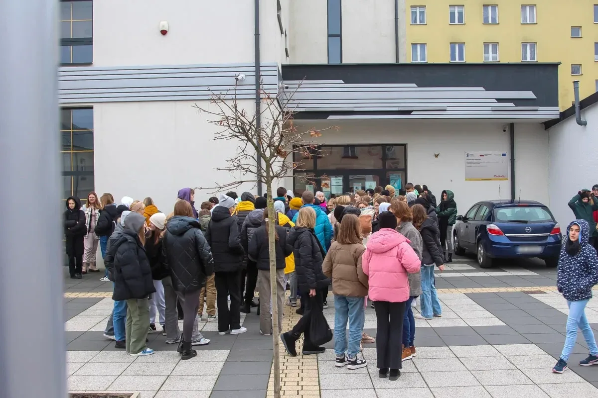 Uczestnicy premiery terenowej grywalizacji szli "Nieznanymi śladami Pileckich" (zdjęcia)