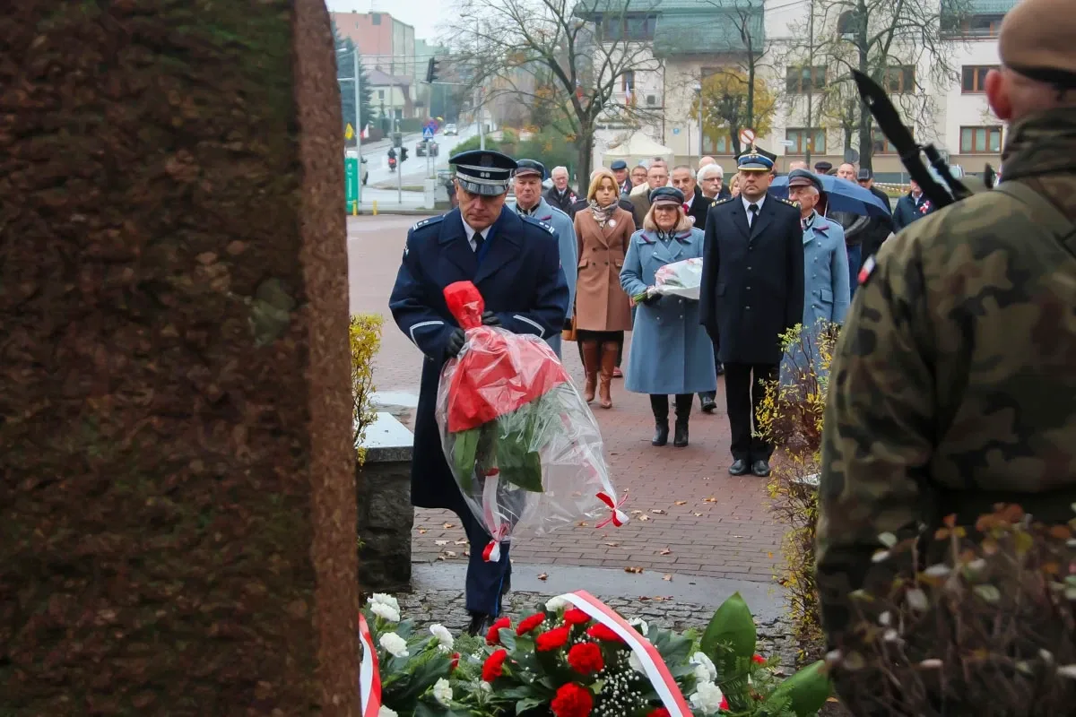  Płomień patriotyzmu płonął jasno podczas Obchodów Narodowego Święta Niepodległości w Ostrowi Mazowieckiej (zdjęcia)