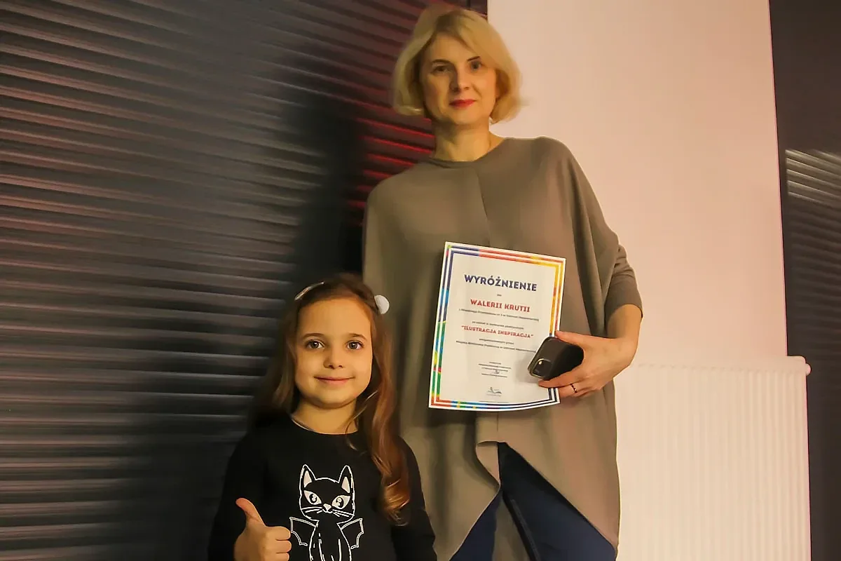 Dzieci i młodzież zaśpiewały w ramach piątkowego prologu przed Świętem Niepodległości (zdjęcia)
