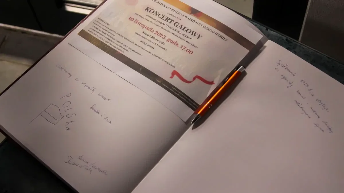 Dzieci i młodzież zaśpiewały w ramach piątkowego prologu przed Świętem Niepodległości (zdjęcia)