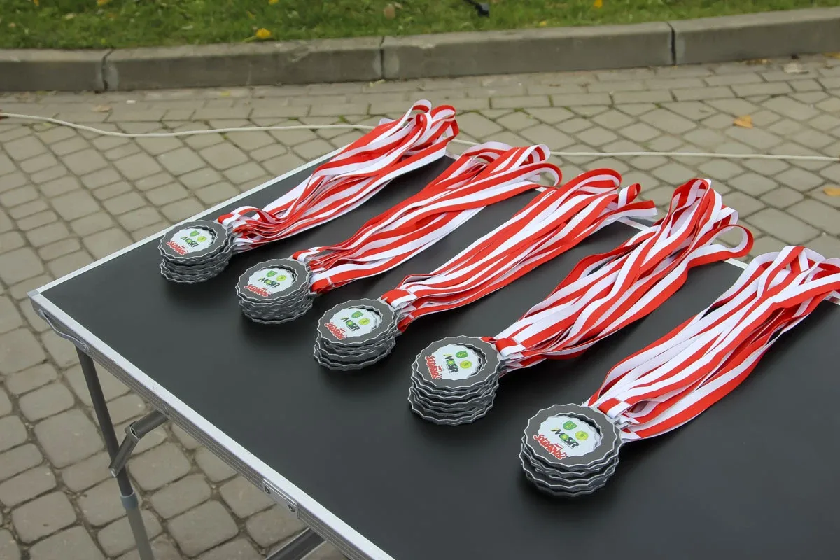 Deszczowa pogoda nie zatrzymała uczestników Półmaratonu Ostrowskiego (zdjęcia)