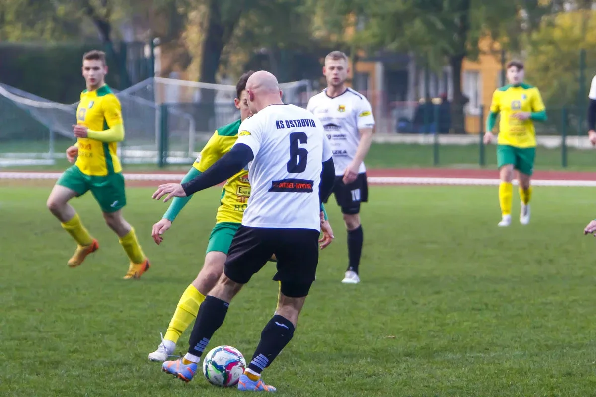 Wiernych kibiców nie zabrakło podczas zwycięskiego meczu KS Ostrovia (zdjęcia)