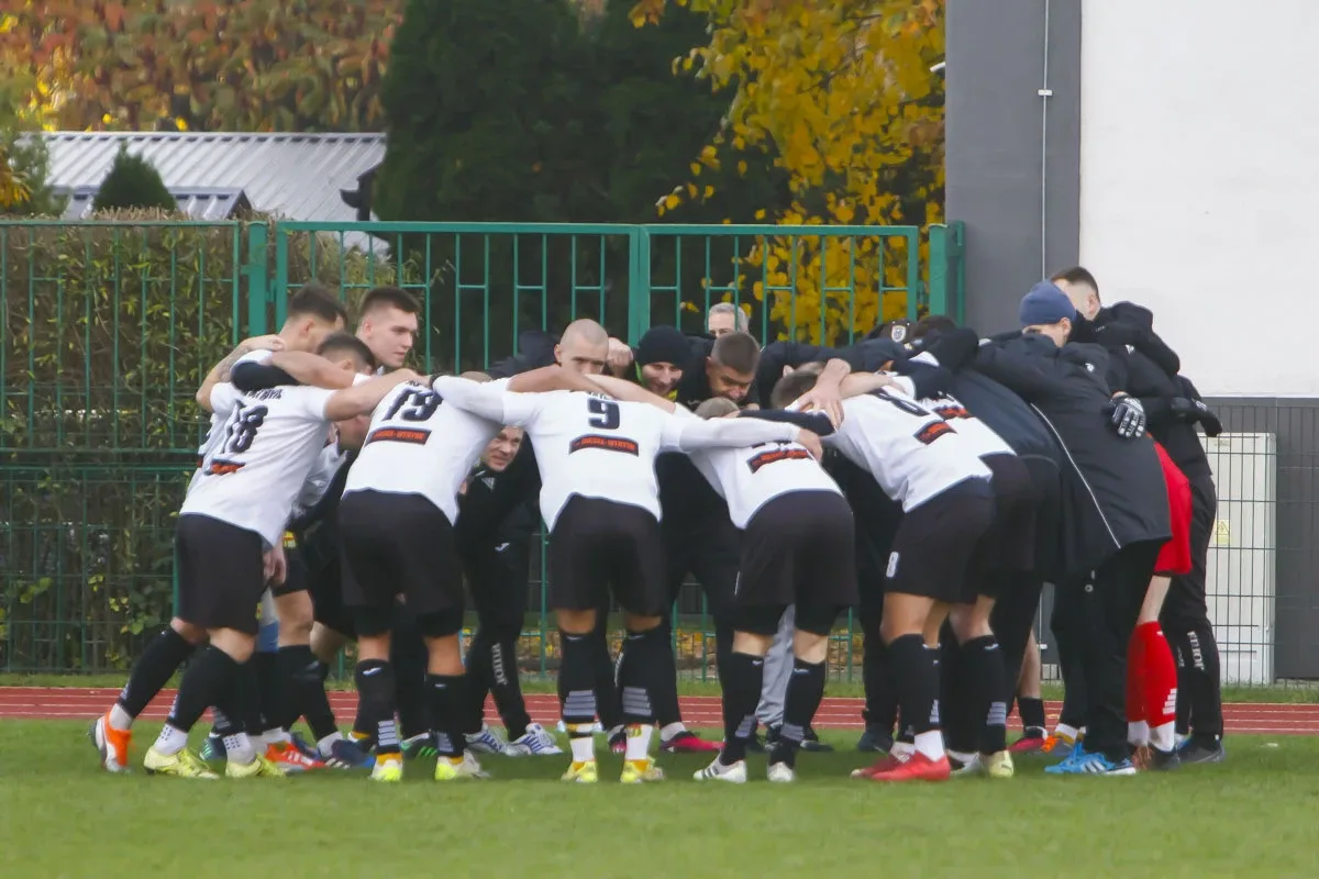 Wiernych kibiców nie zabrakło podczas zwycięskiego meczu KS Ostrovia (zdjęcia)
