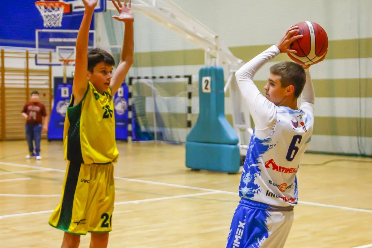 MKS Ostrowianka zwycięża i poszerza swoje umiejętności (zdjęcia)