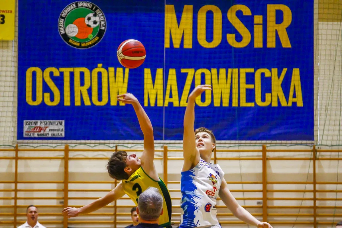 MKS Ostrowianka zwycięża i poszerza swoje umiejętności (zdjęcia)