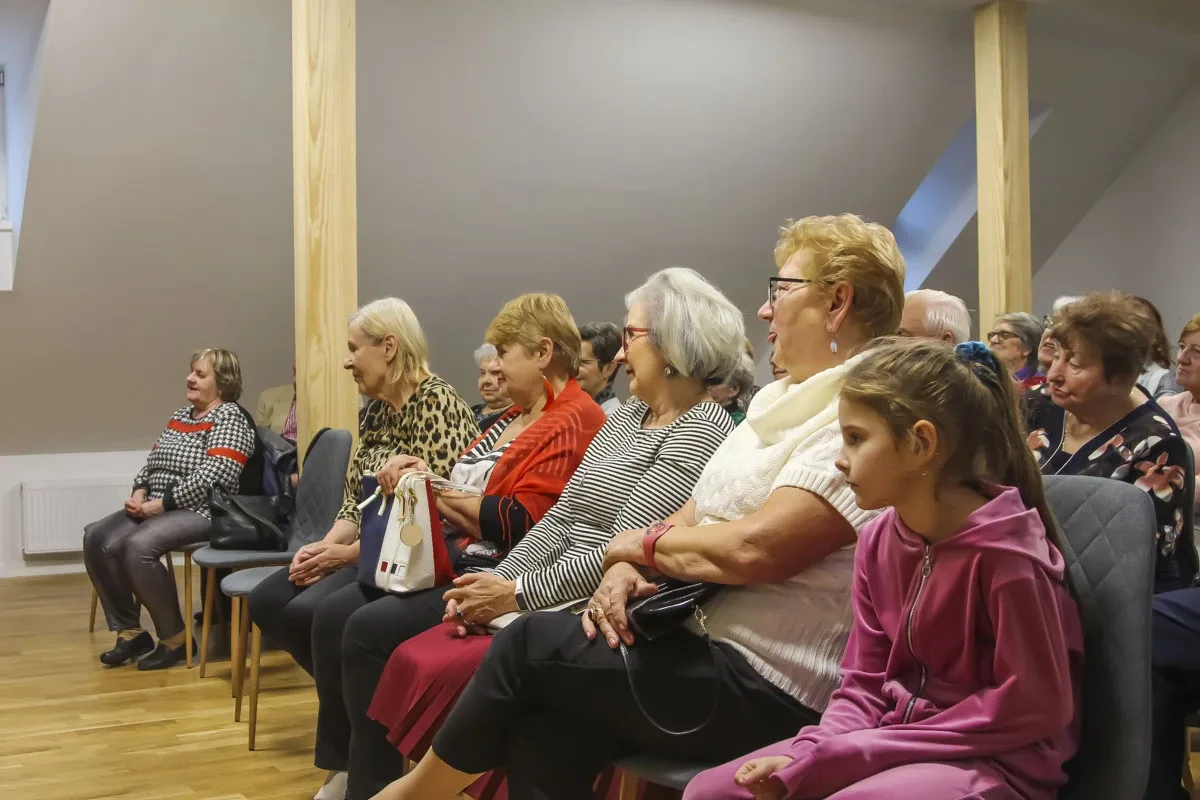 Wiersze i limeryki Pani Janiny Brzeszczak dostały swój tomik (zdjęcia)