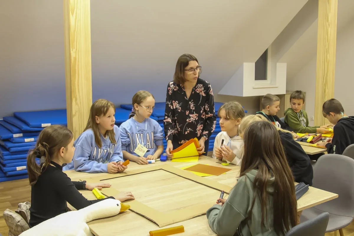 Dreszczyk, zabawa i warsztaty podczas ostrowskiej Nocy Bibliotek (zdjęcia)