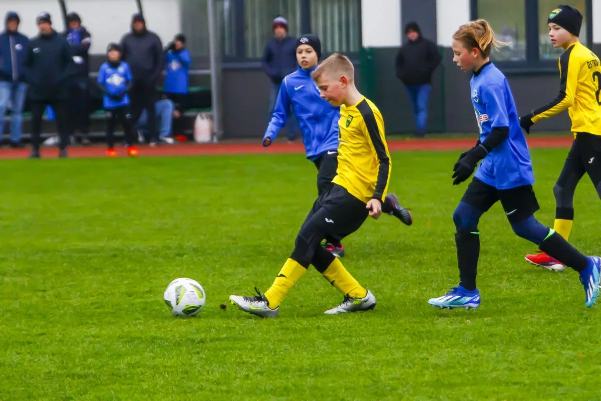 Remis 1:1 podczas spotkania ligowego rocznika 2012 (zdjęcia)