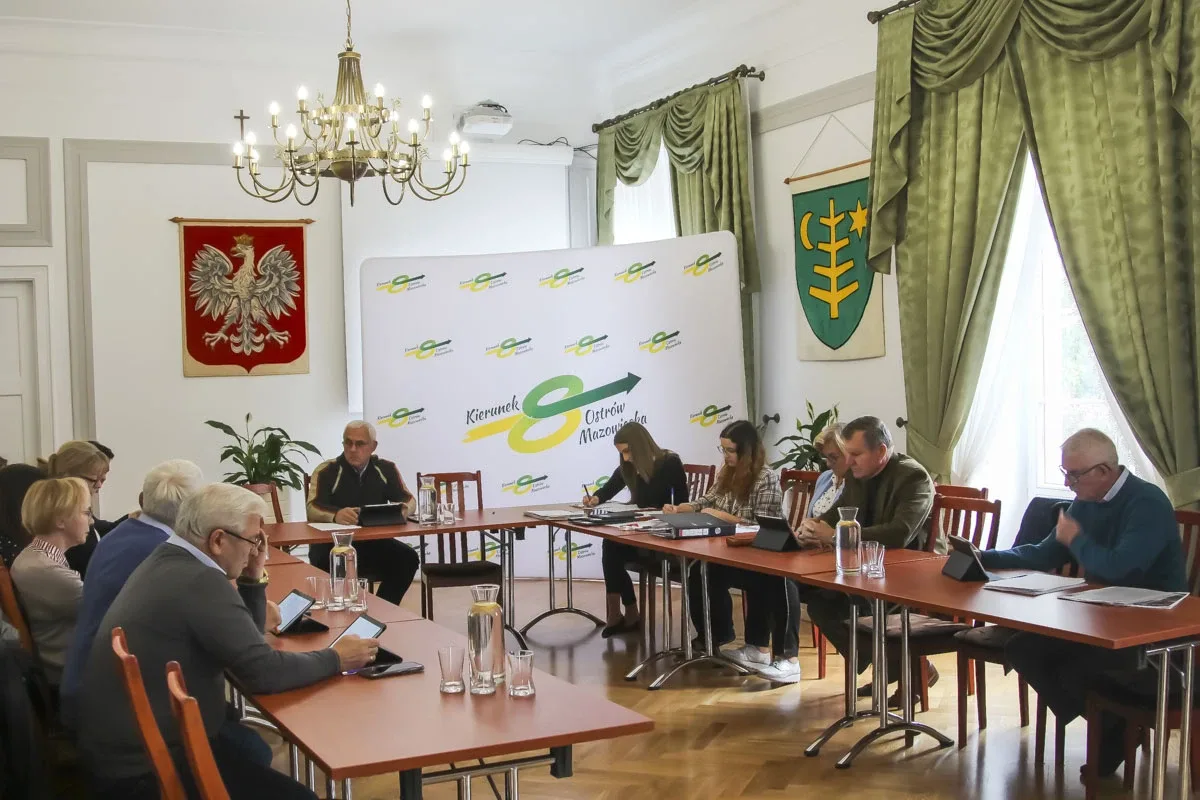 Komisja Gospodarki Komunalnej i Infrastruktury Technicznej oraz Ochrony Środowiska obradowała w Ostrowi Mazowieckiej (zdjęcia)