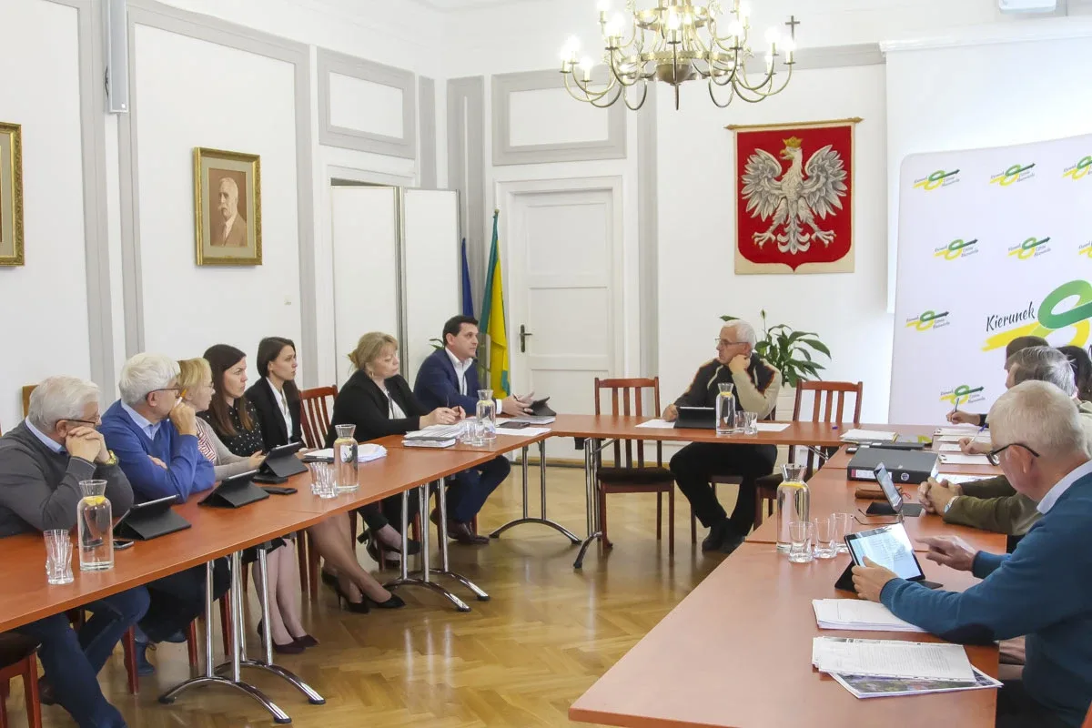 Komisja Gospodarki Komunalnej i Infrastruktury Technicznej oraz Ochrony Środowiska obradowała w Ostrowi Mazowieckiej (zdjęcia)