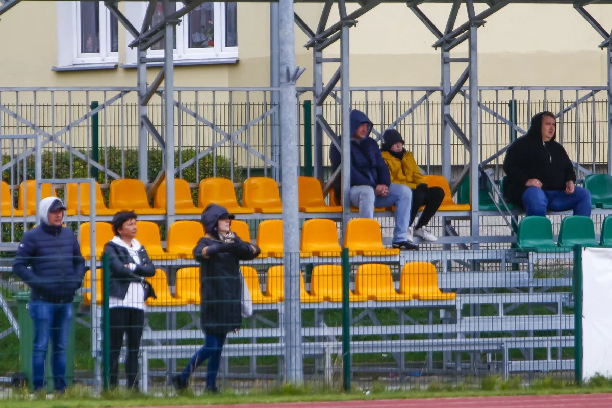 FDP Ostrów Mazowiecka uległa Narwi Ostrołęka w meczu Trampkarzy I ligi okręgowej C1 (zdjęcia)