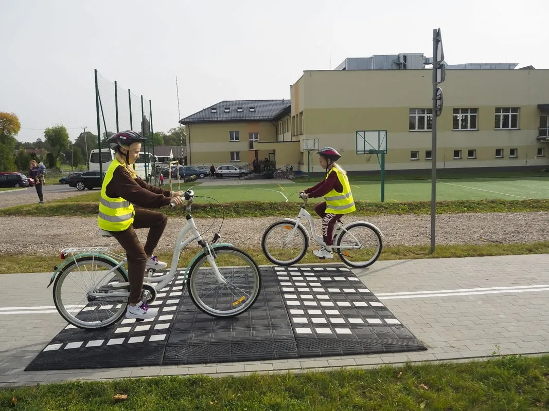  Oficjalny odbiór placu sportowo-rekreacyjnego w Andrzejewie (zdjęcia)