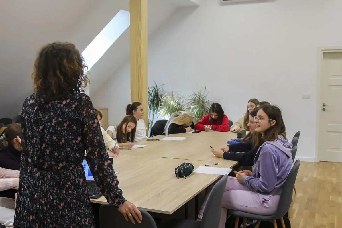Młodzież poznaje pracę w radiu, telewizji i prasie (zdjęcia)