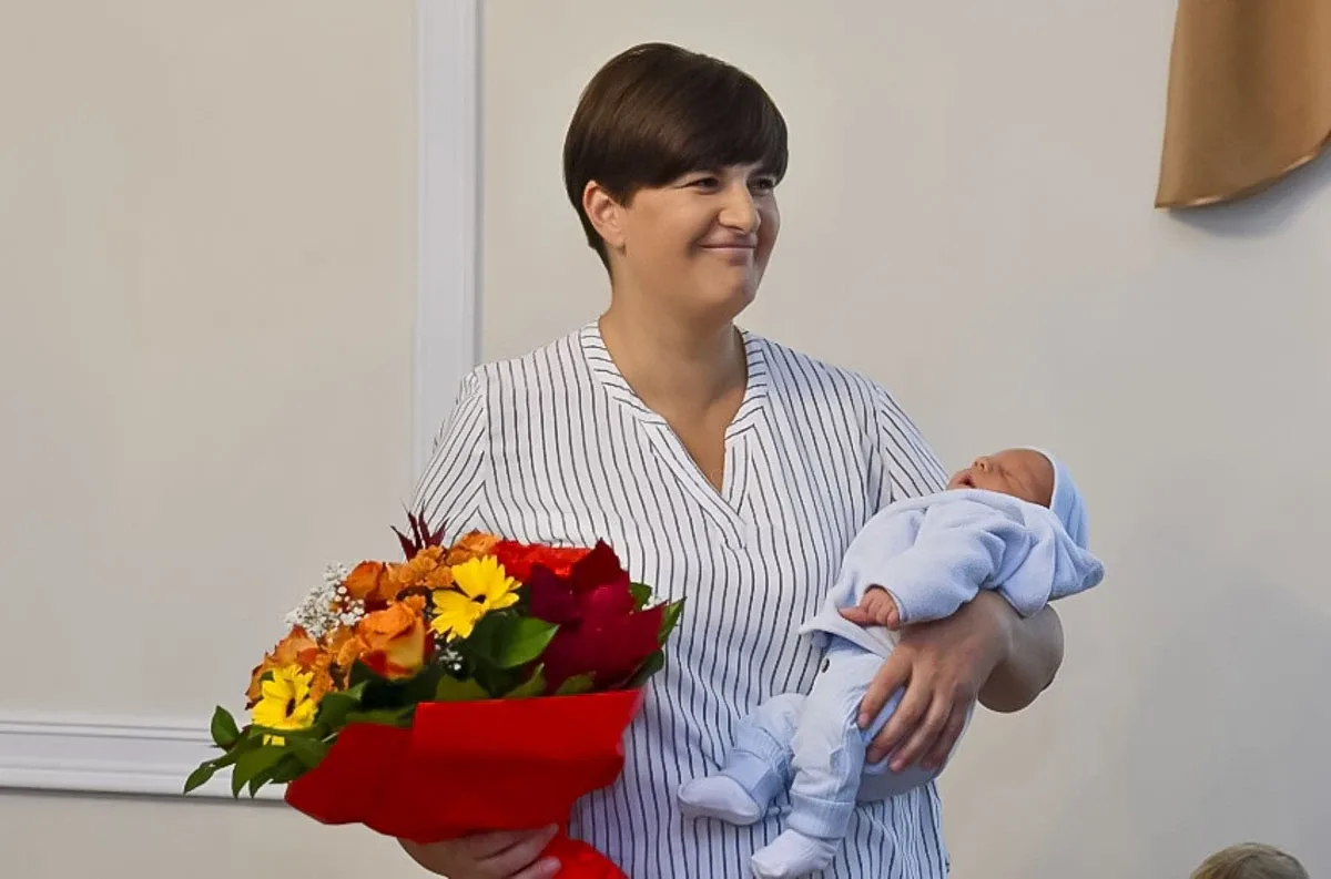 Tata odebrał poród w domu w Broku. Burmistrz złożył gratulacje (zdjęcia)