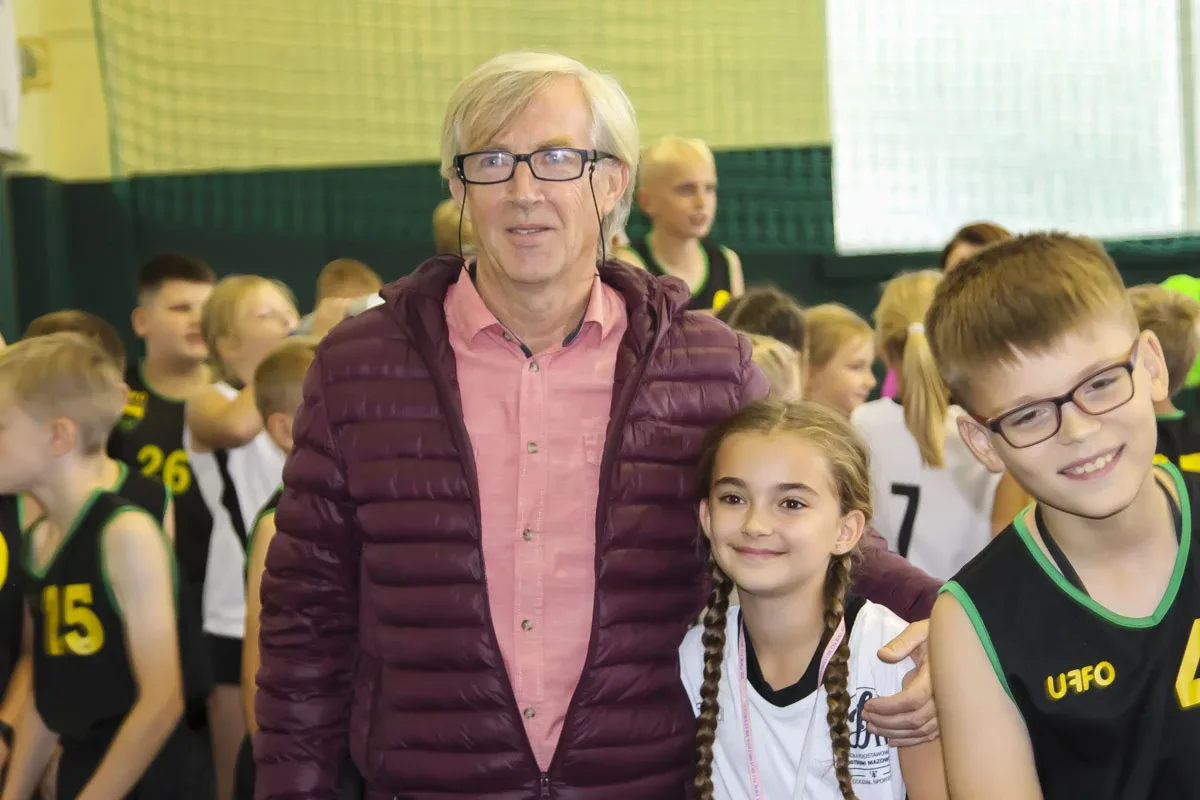 Uroczyste ślubowanie oddziału sportowego w Szkole Podstawowej nr 2 w Ostrowi Mazowieckiej (zdjęcia)