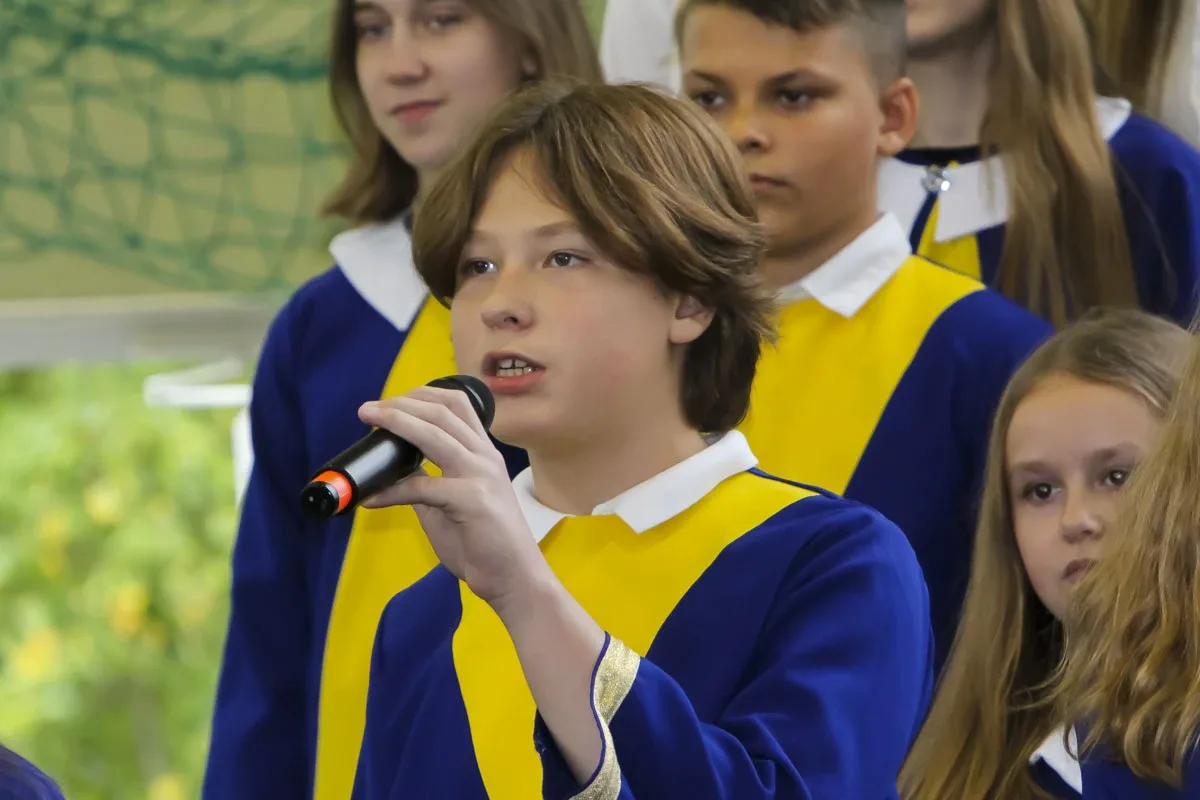 Uroczyste ślubowanie oddziału sportowego w Szkole Podstawowej nr 2 w Ostrowi Mazowieckiej (zdjęcia)