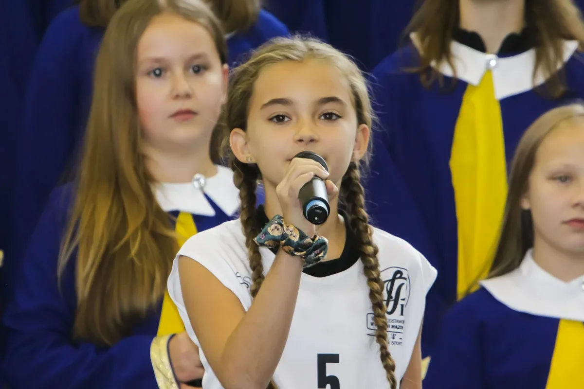 Uroczyste ślubowanie oddziału sportowego w Szkole Podstawowej nr 2 w Ostrowi Mazowieckiej (zdjęcia)