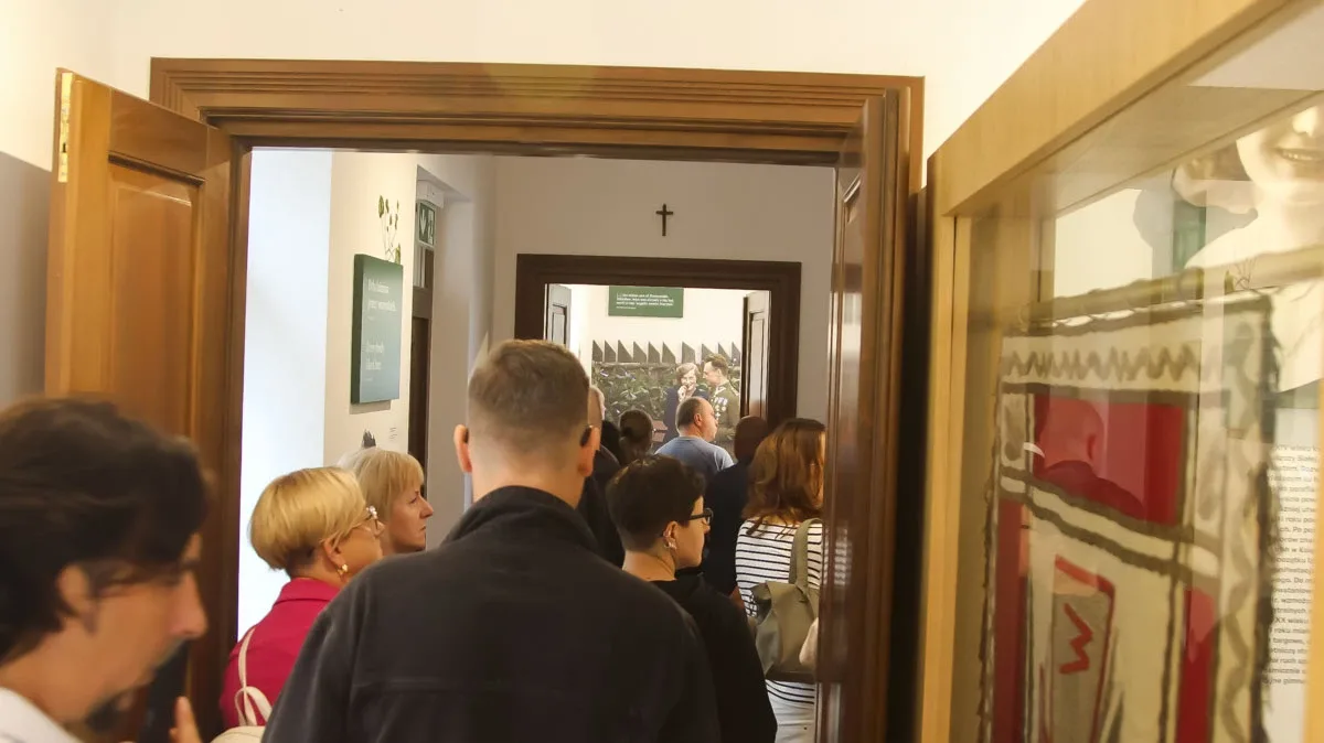 Uczniowie wybierają się na Questy, a ich opiekunowie zwiedzają muzeum (zdjęcia)