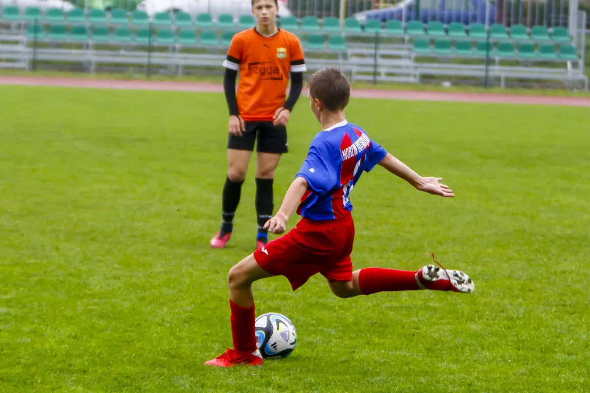 KS Ostrovia z rocznika 2010 wygrywa sobotni mecz! (zdjęcia)
