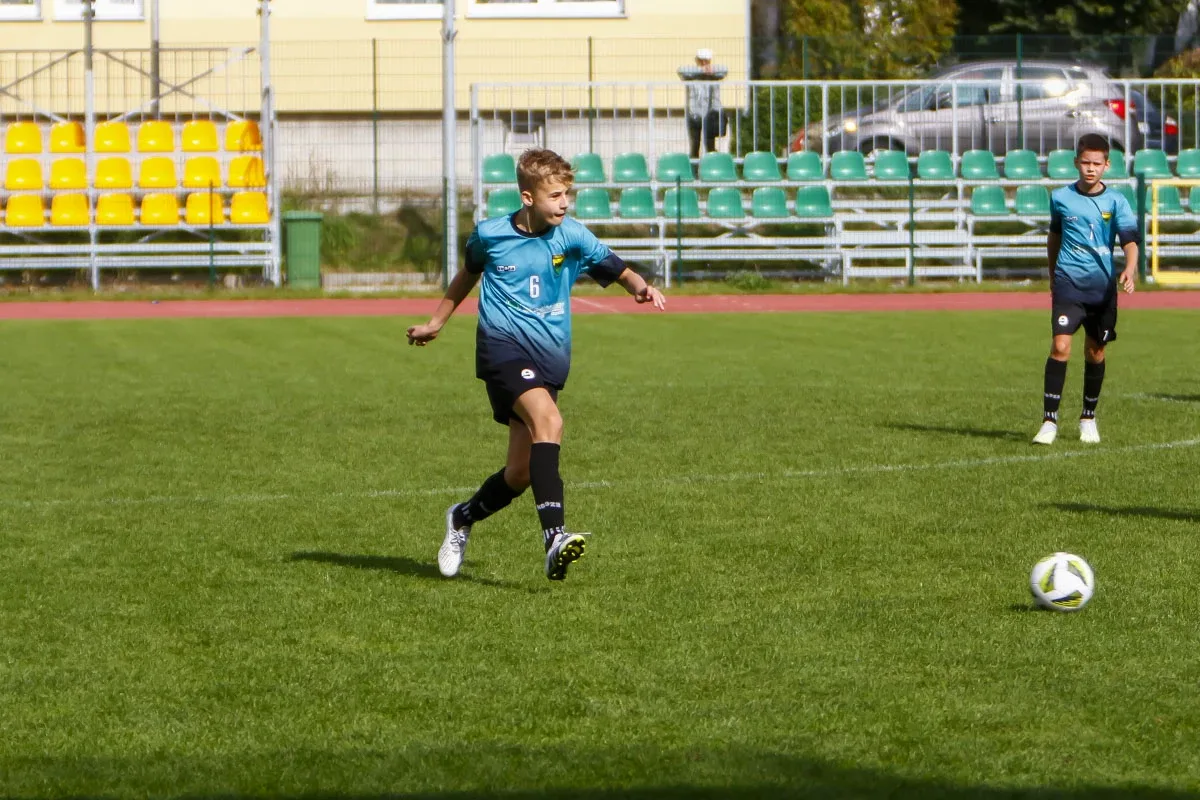 MKS Ostrowianka z rocznika 2011 wygrywa niedzielne spotkanie z Wkra Żuromin! (zdjęcia)