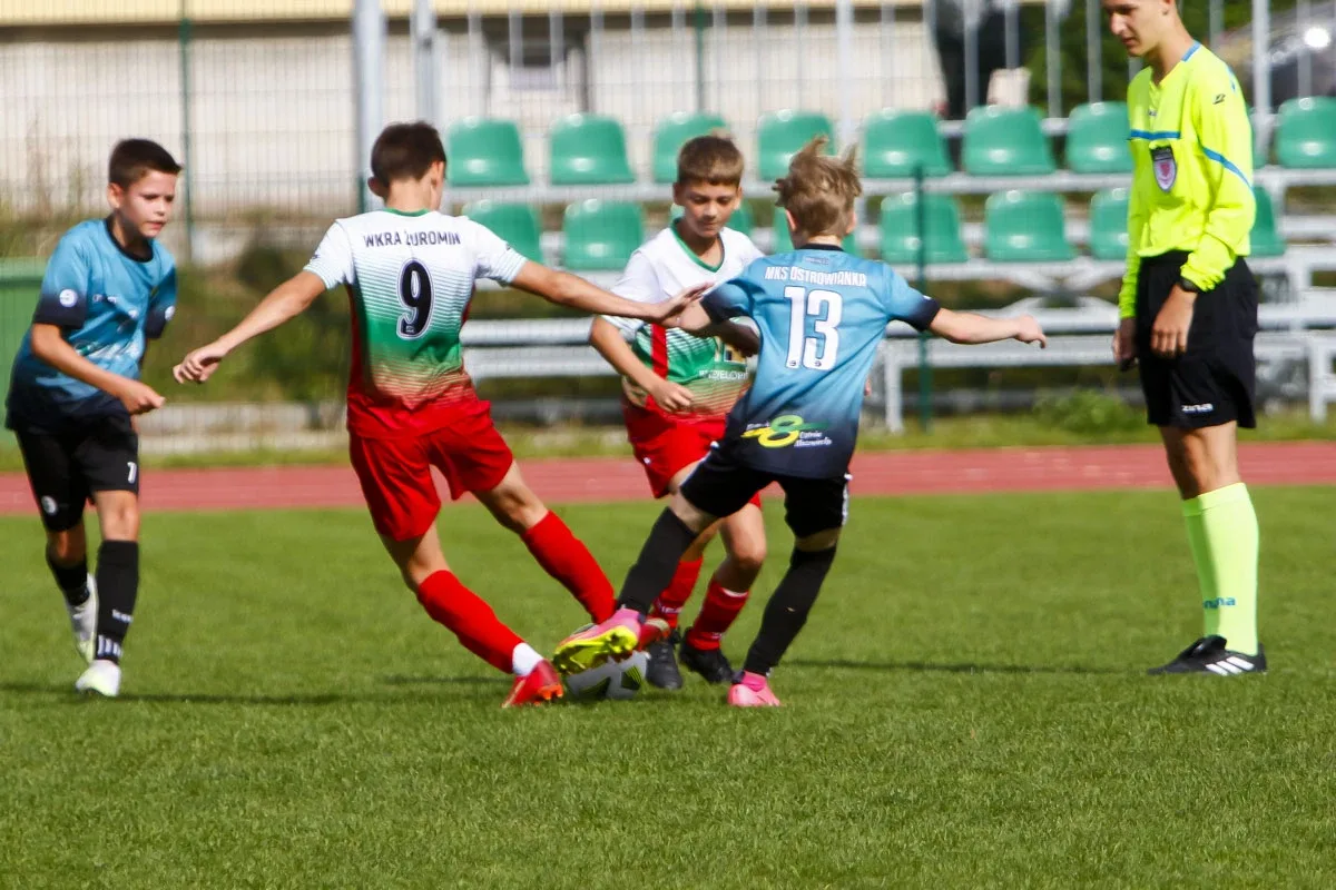 MKS Ostrowianka z rocznika 2011 wygrywa niedzielne spotkanie z Wkra Żuromin! (zdjęcia)
