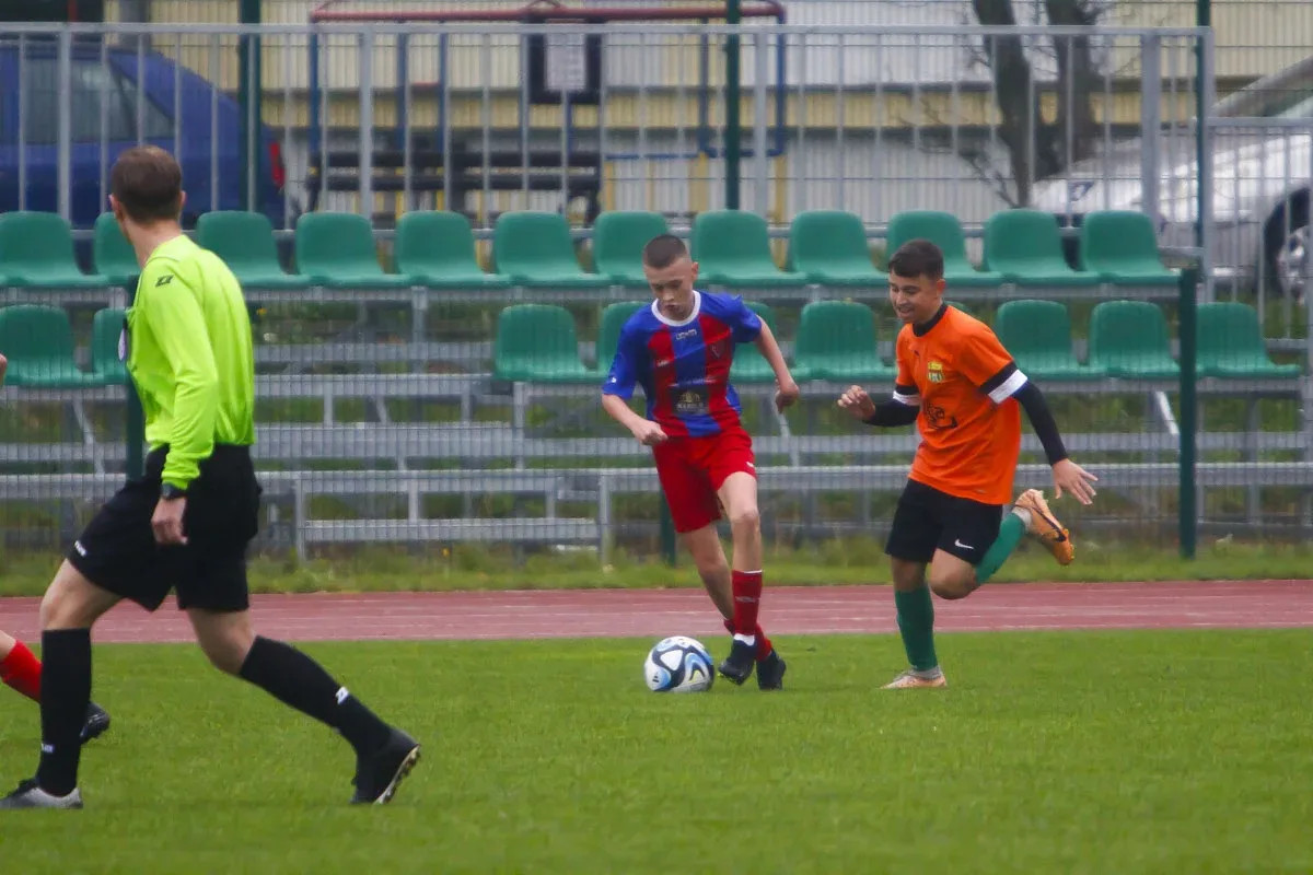 KS Ostrovia z rocznika 2010 wygrywa sobotni mecz! (zdjęcia)