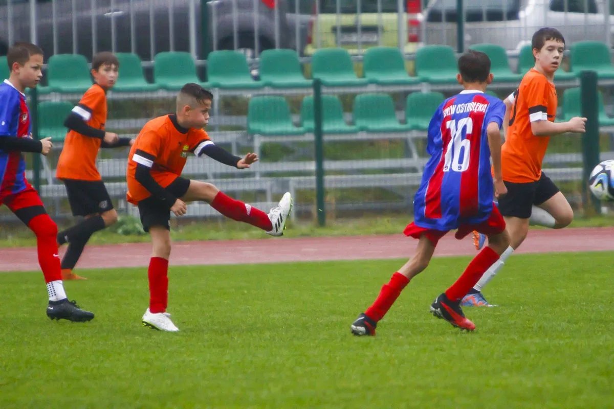 KS Ostrovia z rocznika 2010 wygrywa sobotni mecz! (zdjęcia)