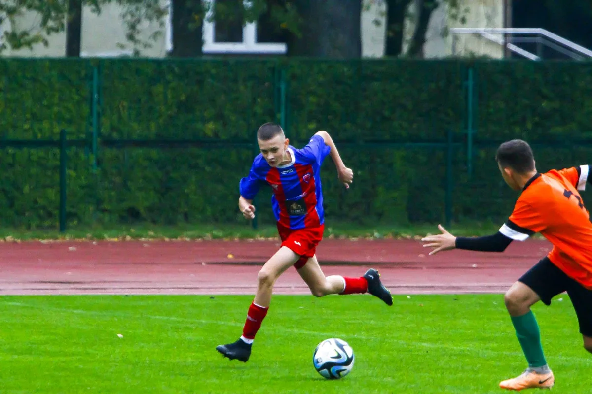 KS Ostrovia z rocznika 2010 wygrywa sobotni mecz! (zdjęcia)