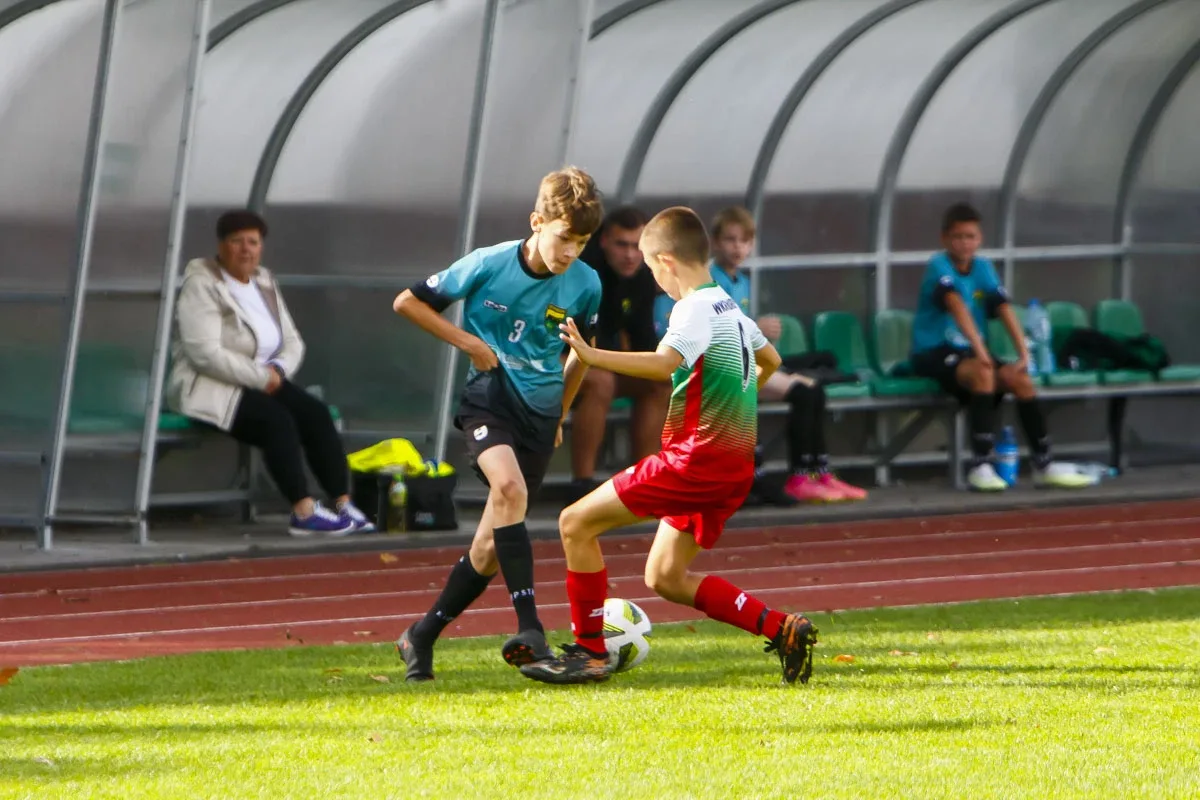 MKS Ostrowianka z rocznika 2011 wygrywa niedzielne spotkanie z Wkra Żuromin! (zdjęcia)
