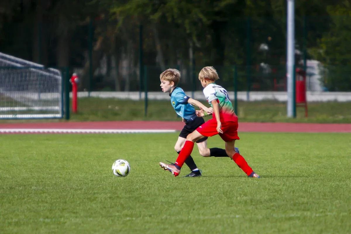 MKS Ostrowianka z rocznika 2011 wygrywa niedzielne spotkanie z Wkra Żuromin! (zdjęcia)