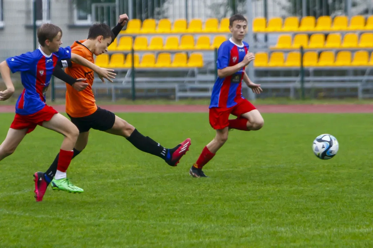KS Ostrovia z rocznika 2010 wygrywa sobotni mecz! (zdjęcia)