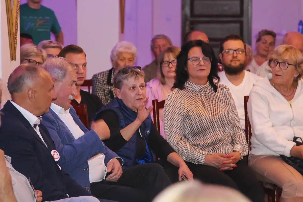 Otwarte spotkanie z parlamentarzystami KO w Ostrowi Mazowieckiej (zdjęcia)