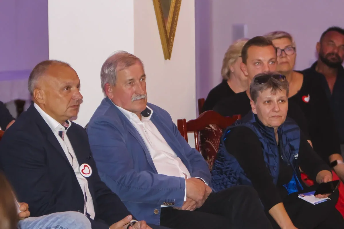Otwarte spotkanie z parlamentarzystami KO w Ostrowi Mazowieckiej (zdjęcia)
