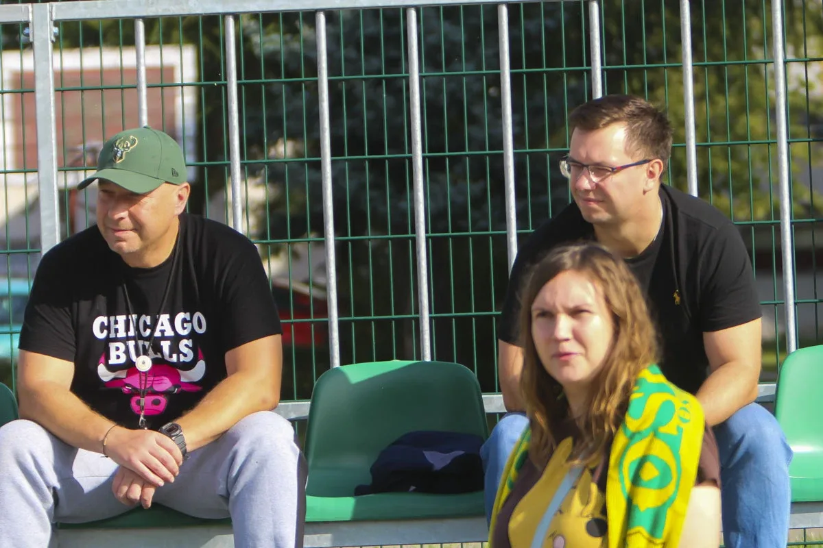 Radosny poranek na meczu drużyny kobiet KS Ostrovia i KU AZS Uniwersytet Warszawski (zdjęcia)