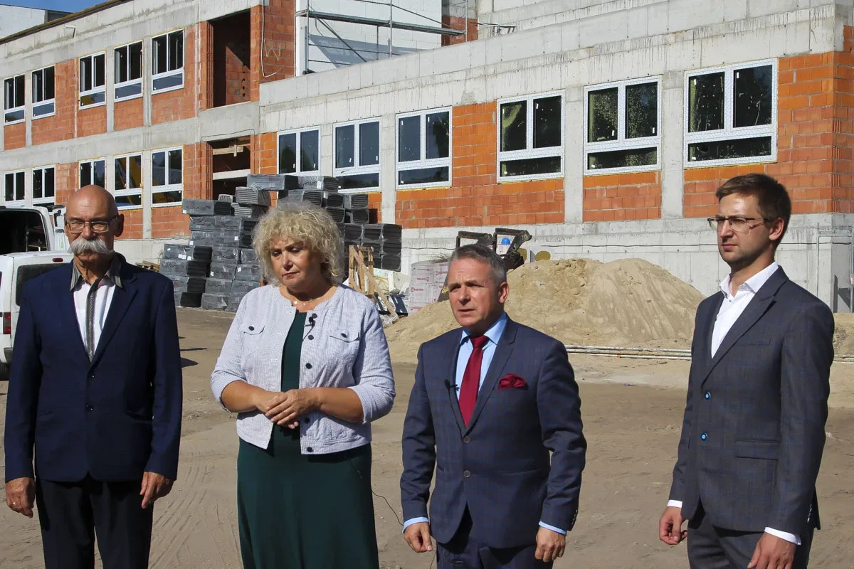 Konferencja w Ostrowi Mazowieckiej: Efekty społeczno-gospodarcze dzięki rządowym programom inwestycyjnym (zdjęcia)