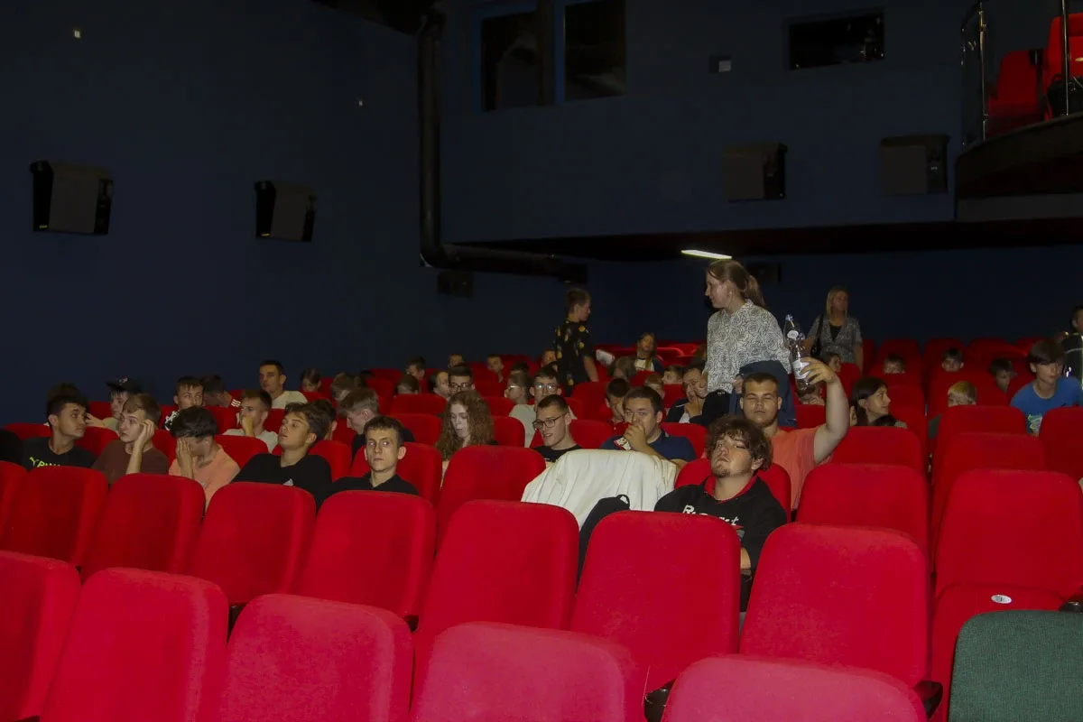 Panna Ania Shirley zachwyca szalonym występem na scenie Kina Ostrovia (zdjęcia)