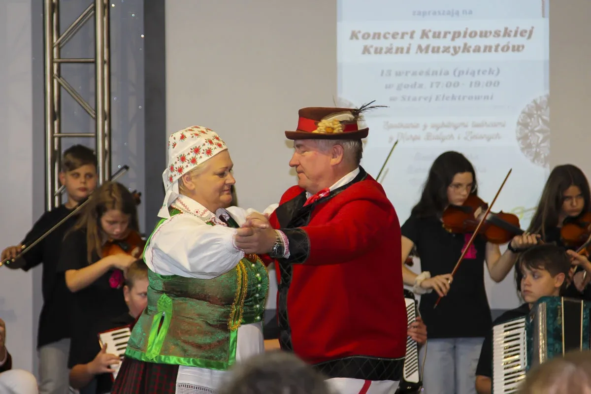 Kurpiowska Kuźnia Muzykantów: Jak młode talenty ożywiają tradycję muzyczną Kurpi (zdjęcia)