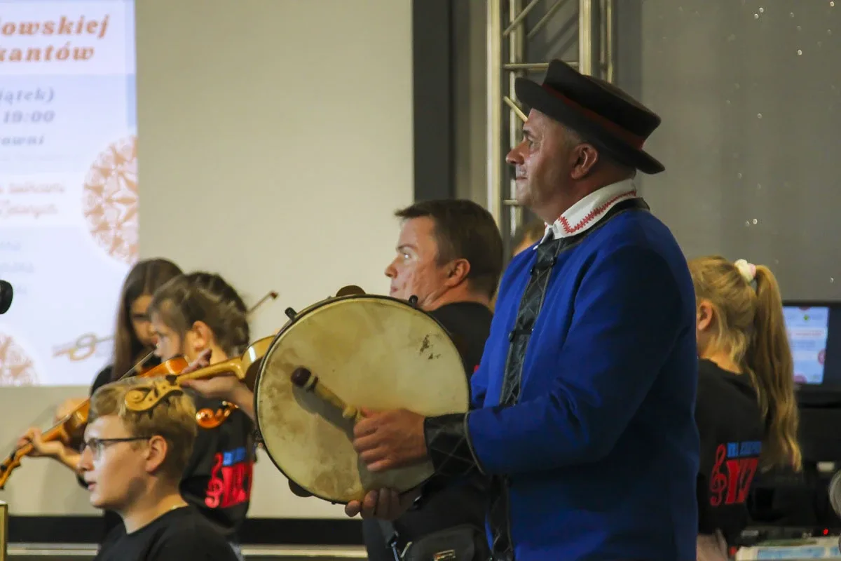 Kurpiowska Kuźnia Muzykantów: Jak młode talenty ożywiają tradycję muzyczną Kurpi (zdjęcia)