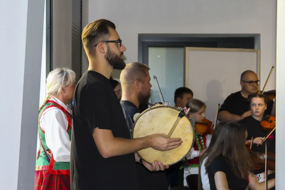 Kurpiowska Kuźnia Muzykantów: Jak młode talenty ożywiają tradycję muzyczną Kurpi (zdjęcia)