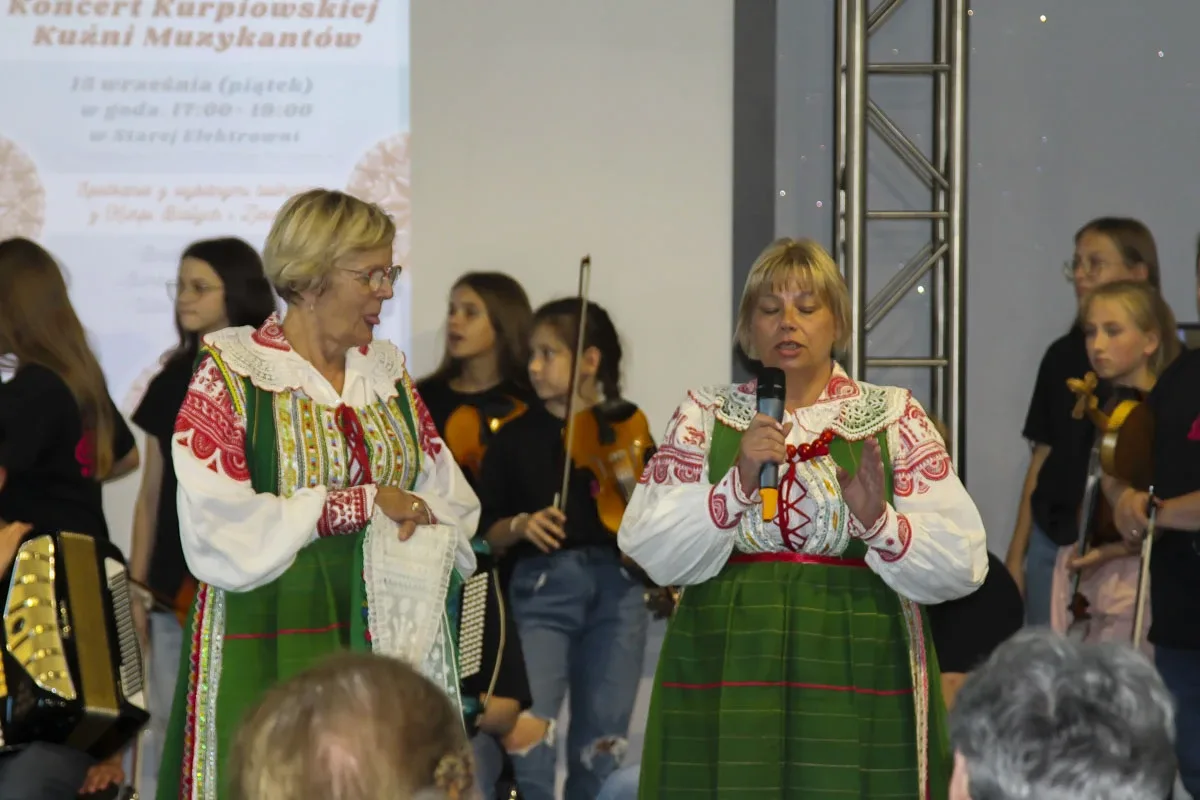 Kurpiowska Kuźnia Muzykantów: Jak młode talenty ożywiają tradycję muzyczną Kurpi (zdjęcia)