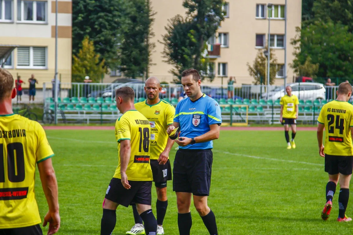 Mecz KS Ostrovia vs Wkra Radzanów (zdjęcia)