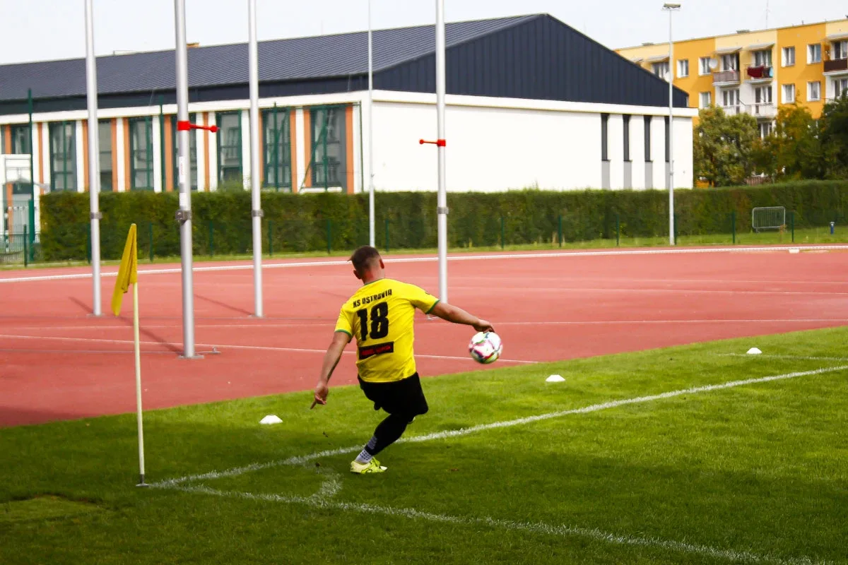 Mecz KS Ostrovia vs Wkra Radzanów (zdjęcia)